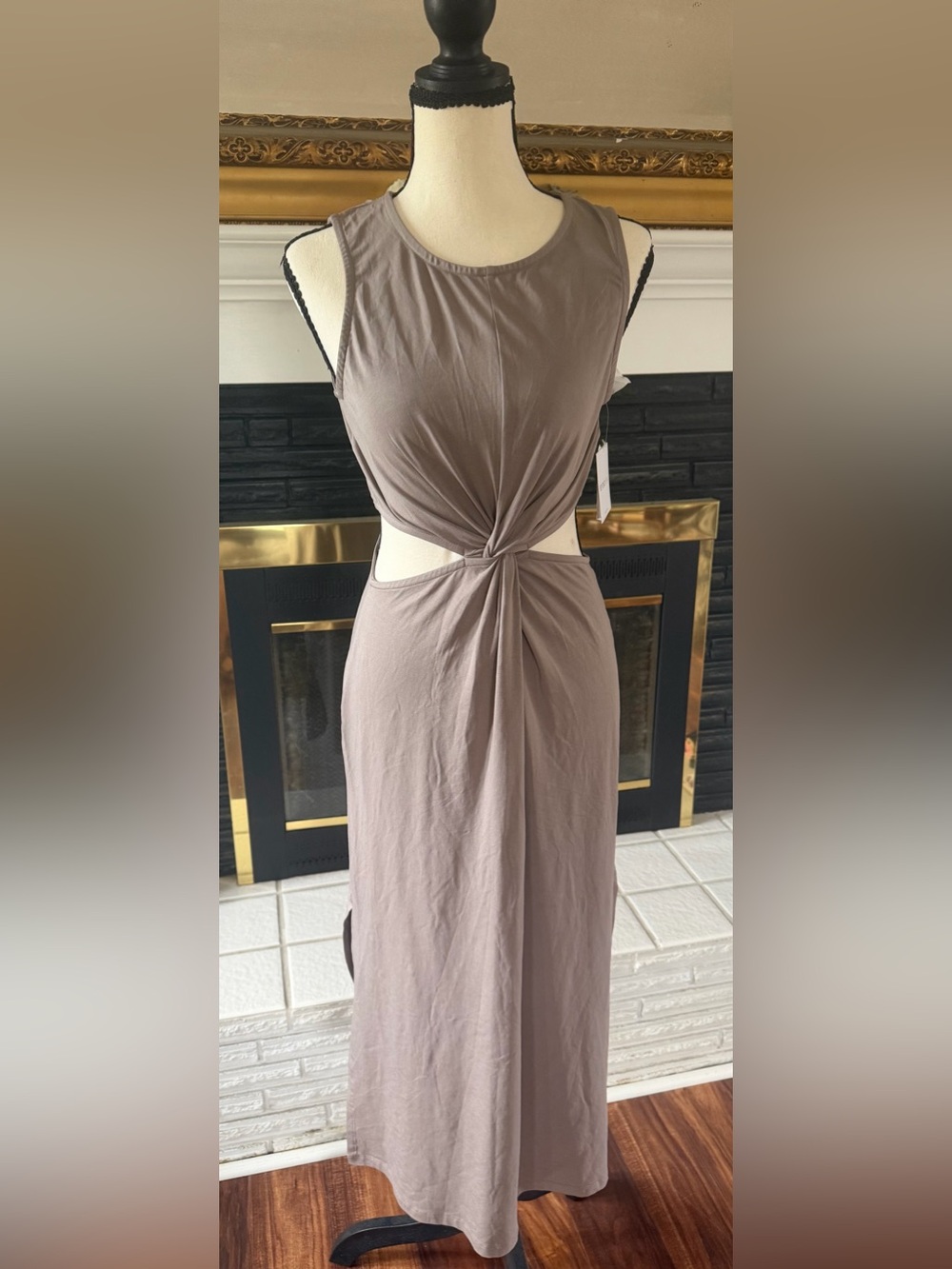 Beyond Yoga|Oyster color|Twist-Front Cutout Maxi Dress